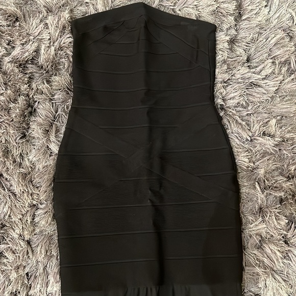 Black dress - Picture 2 of 4